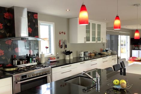 Photo of property in 54 Collins Avenue, Tawa, Wellington, 5028