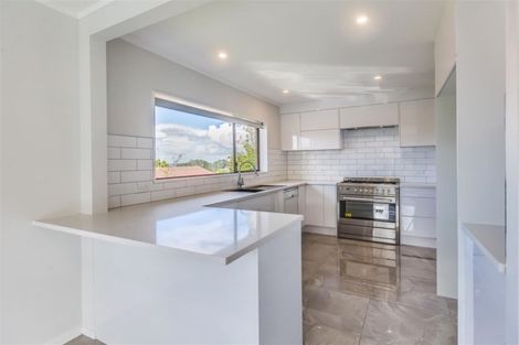 Photo of property in 128 Chelsea View Drive, Chatswood, Auckland, 0626
