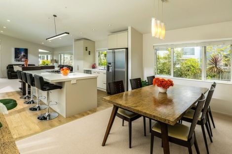 Photo of property in 84 Kittiwake Drive, Schnapper Rock, Auckland, 0632