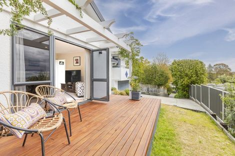 Photo of property in 2/25 Margaret Avenue, Havelock North, 4130