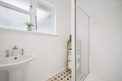 Photo of property in 83 Taylor Terrace, Tawa, Wellington, 5028