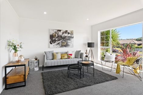 Photo of property in 198 Lakeside Drive, Orewa, 0931