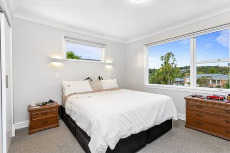 Photo of property in 19 Lawrence Crescent, Hillpark, Auckland, 2102