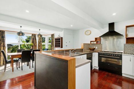 Photo of property in 3a Whiorau Grove, Lowry Bay, Lower Hutt, 5013