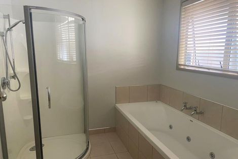 Photo of property in 5 Egmont Road, Waiwhakaiho, New Plymouth, 4312