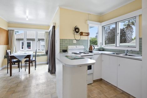 Photo of property in 62 Mount View Road, Melville, Hamilton, 3206