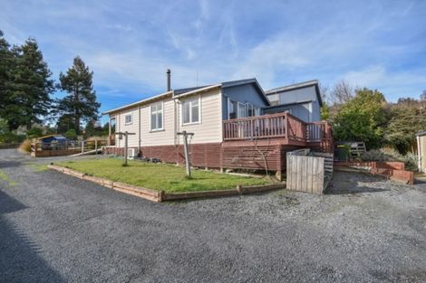 Photo of property in 10 Chatham Street, Waihola, Milton, 9073