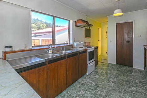 Photo of property in 107 Titiro Place, Onemana, Whangamata, 3691