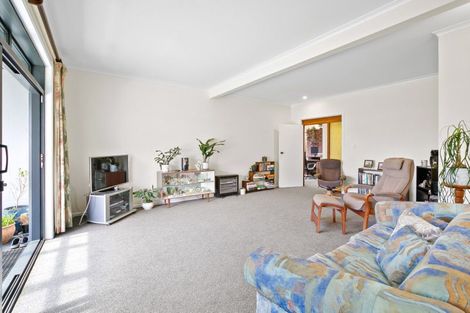 Photo of property in 3 Prudence Place, Oakura, 4314