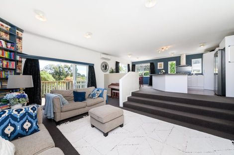 Photo of property in 34 Ruapehu Drive, Fitzherbert, Palmerston North, 4410