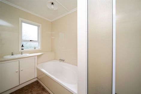 Photo of property in 47 Glover Road, Hawera, 4610