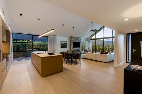 Photo of property in Kawarau Heights, 77 Kawarau Heights Boulevard, Lake Hayes, Queenstown, 9304
