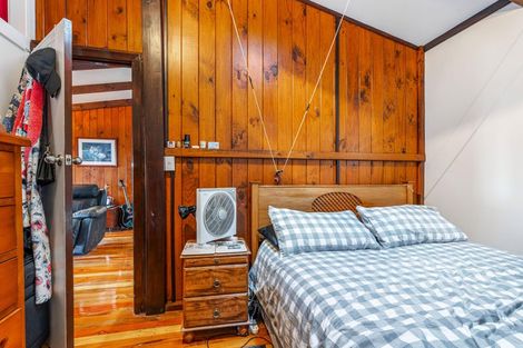 Photo of property in 894 West Coast Road, Waiatarua, Auckland, 0604