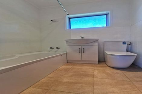 Photo of property in 2/20 Nigel Road, Browns Bay, Auckland, 0630