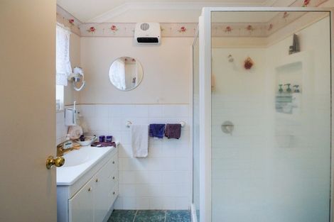 Photo of property in 7 Jasmine Place, Fitzherbert, Palmerston North, 4410