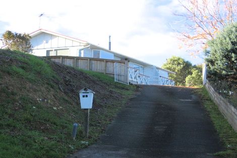 Photo of property in 11 Palmetto Place, Goodwood Heights, Auckland, 2105