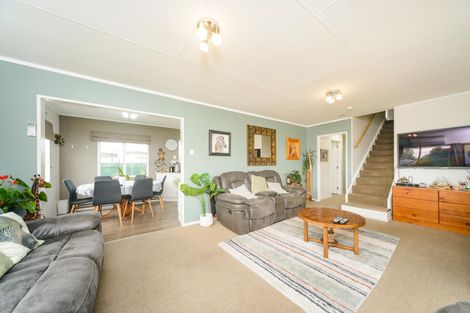 Photo of property in 17 Hilton Grove, Kelvin Grove, Palmerston North, 4414
