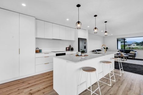 Photo of property in 8 Ponga Place, Highlands Park, New Plymouth, 4312