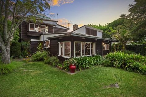 Photo of property in 37a Stanley Point Road, Stanley Point, Auckland, 0624