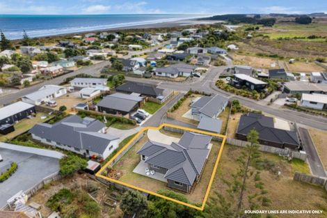 Photo of property in 53 Seagrass Place, Otaki Beach, Otaki, 5512