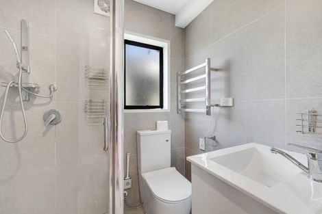 Photo of property in 2/25 Ballater Place, Highland Park, Auckland, 2010