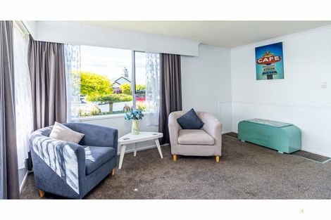 Photo of property in 10a-b Churchill Place, Waimate, 7924