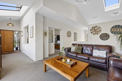 Photo of property in 2 Budleigh Street, Frankleigh Park, New Plymouth, 4310