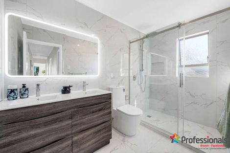 Photo of property in 4 Burlington Place, Manurewa, Auckland, 2102