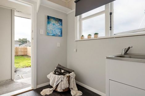 Photo of property in 2 Yeats Crescent, Fairfield, Hamilton, 3214