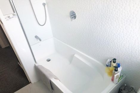 Photo of property in 2/93 Barrack Road, Mount Wellington, Auckland, 1060