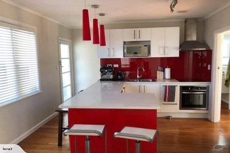 Photo of property in 29 Glenview Road, Glen Eden, Auckland, 0602