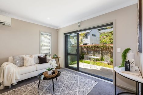 Photo of property in 45 Brindle Way, Newlands, Wellington, 6037