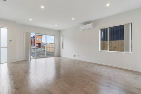 Photo of property in 5b Poruru Close, Papakura, 2110