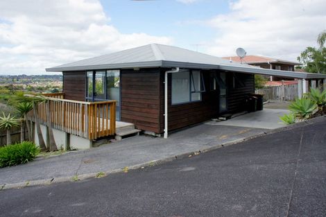 Photo of property in 20 Kells Place, Botany Downs, Auckland, 2010