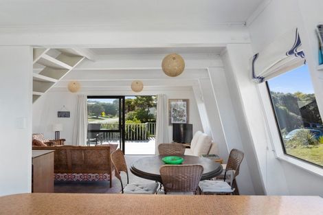 Photo of property in 3 Harapaki Road, Riversdale Beach, Masterton, 5872