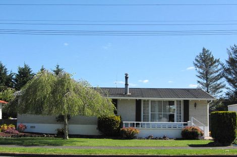 Photo of property in 15 Hakanoa Street, Huntly, 3700