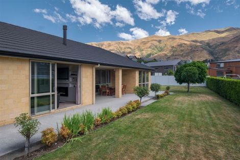 Photo of property in 9 Stonebrook Drive, Wanaka, 9305