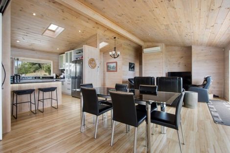 Photo of property in 28 Sandleigh Drive, Athenree, Katikati, 3177