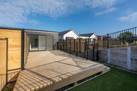 Photo of property in 30a Kukuwai Avenue, Red Beach, 0932