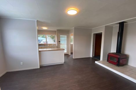 Photo of property in 14 Landow Place, Henderson, Auckland, 0612