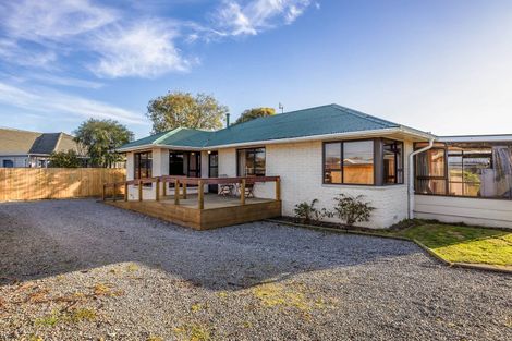 Photo of property in 7 Tenby Place, Avondale, Christchurch, 8061