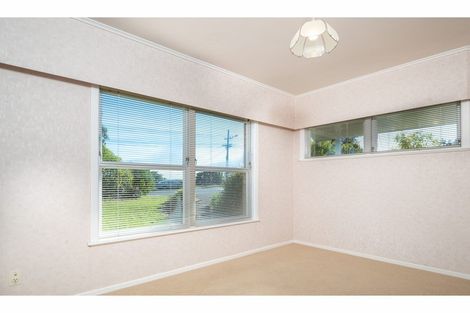 Photo of property in 417 Don Buck Road, Massey, Auckland, 0614
