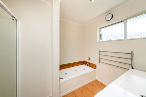 Photo of property in 74 Buick Crescent, Awapuni, Palmerston North, 4412