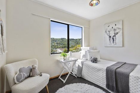 Photo of property in 5 Kilgour Way, Crofton Downs, Wellington, 6035