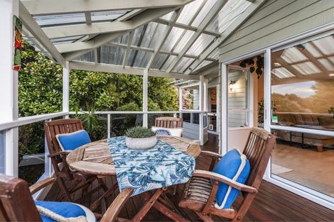 Photo of property in 58 Marina View Drive, West Harbour, Auckland, 0618