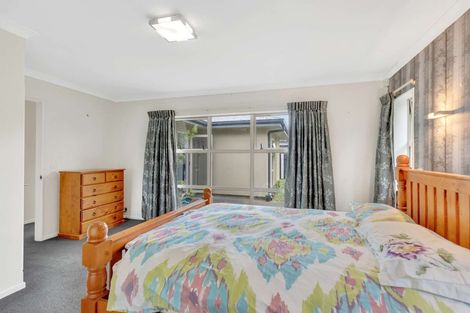 Photo of property in 12 Ruru Place, Levin, 5510