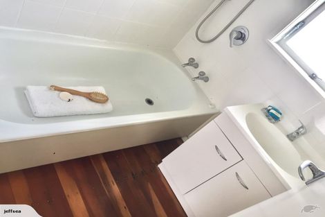 Photo of property in 4/43 Shakespeare Road, Milford, Auckland, 0620