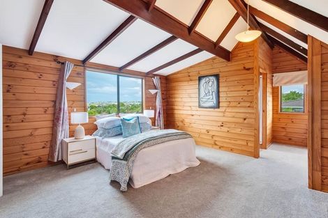 Photo of property in 1/21 Chablis Place, Henderson, Auckland, 0612