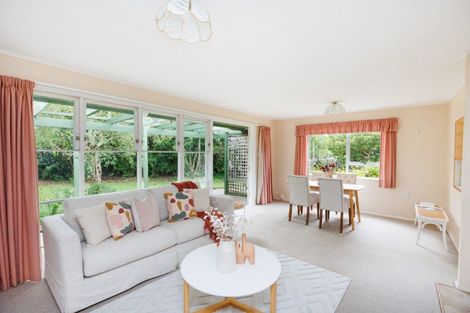 Photo of property in 6 Eton Place, Terrace End, Palmerston North, 4410