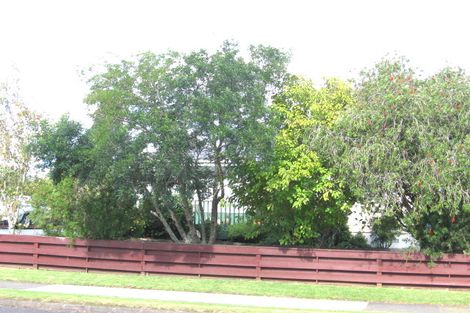 Photo of property in 60 Priestley Drive, Bucklands Beach, Auckland, 2014
